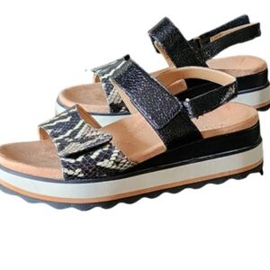 Vionic Brielle sporty leather strap chunky platform sling back sandal size 6.5